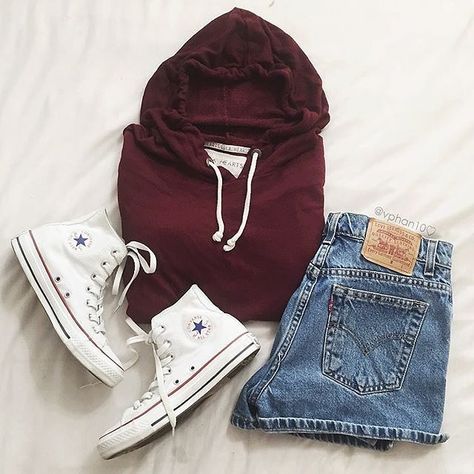 YES or NO??? credit @vphan10 #americanstyle Maroon Hoodie Outfit, Hoodie Outfit Casual, Maroon Hoodie, Hoodie Outfit, Grunge Style, Fashion Mode, Spring Outfits Casual, Trendy Fashion Women, Teen Fashion Outfits