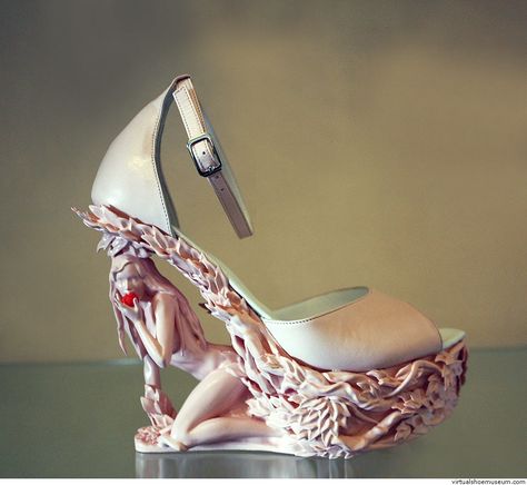 Eve | Cristina Franceschini -   This shoe represents temptation: 'Eve and the apple', the theme of temptation binds the woman with the shoes, 2015.  © Cristina Franceschini  virtualshoemuseum.com 3d Printed Shoes, Hak Tinggi, Funny Shoes, Dr Shoes, Ugly Shoes, Funky Shoes, Fancy Shoes, Unique Shoes, Shoe Art