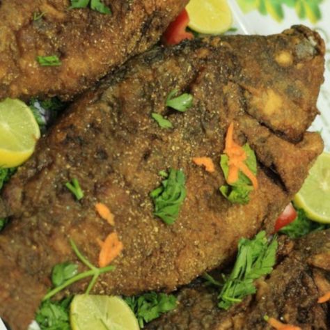 Egyptian Whole Fried Fish (Sayyadiah) | Recipe | Kitchen Stories Egyptian Fish Recipe, Whole Fried Fish, Egyptian Recipes, Egyptian Food, Silver Skirt, Fish Recipe, Kitchen Stories, Green Bell Peppers, Professional Chef