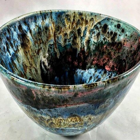 Mayco Colors op Instagram: "Layering only two glazes will yield some fantastic results but how about laying multiple glazes...Here we have SW-154 Shipwreck as the base…" Mayco Glaze, Glaze Techniques, Glazing Ideas, Glaze Combos, Pottery Patterns, Glaze Ideas, Pottery Glaze, Amaco Glazes, Beginner Pottery