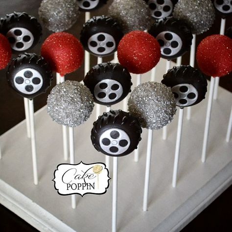 These are absolutely awesome looking cake pops for a Race Car Theme Party! | Race Car Party Desserts | Race Car Treats | via CakePoppin | For more great Kids Theme Party Ideas, please visit: https://partyplanningsolutions.com/ Cars Cake Pops, Cake Pops Ideas, Race Car Cakes, Wheel Cake, Pop Cake, Race Car Themes, Tattoo Diy, Cars Cake, Hot Wheels Birthday