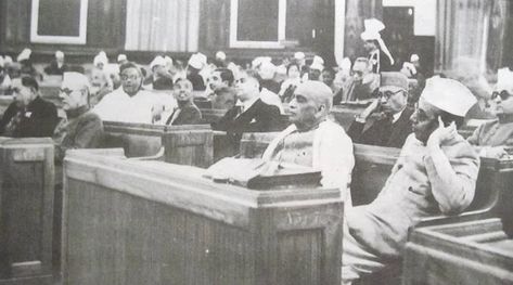 These 30 Pictures Are the Rarest Photographs Ever Captured in India Constituent Assembly, भारतीय इतिहास, Indian Constitution, Bhagat Singh, India First, India And Pakistan, Indian History, Rare Pictures, Republic Day