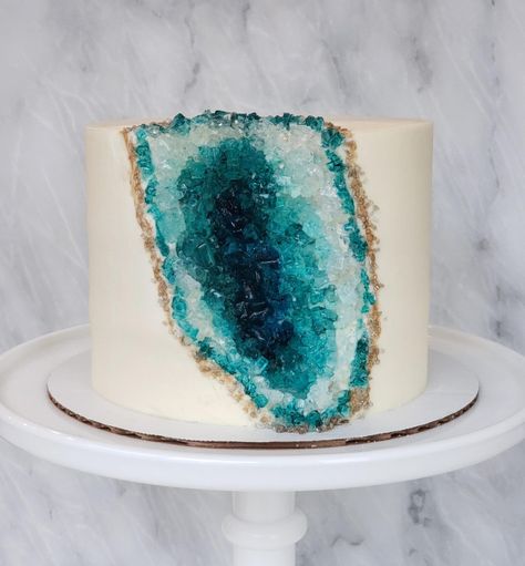 Unique Cake Designs, Strawberry Cream Cheese Filling, Gem Cake, Shamrock Shake, Geode Cake, Cream Cheese Buttercream, Crystal Cake, Decoration Cake, Cake Decorating Ideas