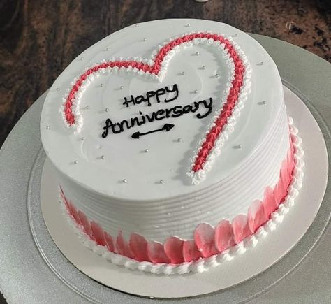 Anniversary Mini Cake Ideas, Anniversary Cake Designs Simple, Wedding Anniversary Cake Design Simple, 3rd Anniversary Cake, Simple Anniversary Cake, Simple Anniversary Cakes, Anniversary Cake Designs, Delish Cakes, Family Sketch