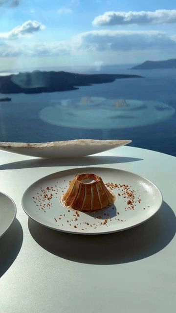 chef panel 🇪🇺 on Instagram: "Imagine having this Volcano Dessert with a view of a real volcano🌋 Location: @villabordeaux Chef:@chef_ardit_kacorri By @juliagal_ Repost video @juliagal_ Tag Our Page To Publish Your Posts On The World's Best Chef Page Chefs- would you like us to share your meal, Tag us on our page 👩‍🍳👨‍🍳 Follow CHEF @chefpanel ➡️ #chefpanel Get inspired by amazing chef pages ⬇️⬇️⬇️ ➡️ @chefstalents ➡️ @chefsoffical ➡️ @chefler_platformu ➡️ @chefpanel ➡️ @world Volcano Dessert, Chefs Plate, Lux Life, Chefs Table, Michelin Guide, Life Experience, Best Chef, Michelin Star, Chef Life