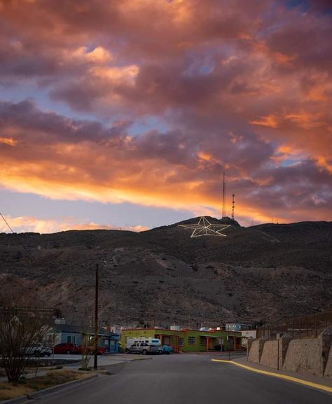 A Fiery Starry Sunset 🔥 ⭐️ 🌅 #elpaso #eptx #wearetheborder #915 #inspiredbyelpaso #epforward #itsallgoodep #iloveeptx #iam_elpaso #elpasostrong Starry Sunset, 1980s Aesthetic, November Quotes, Texas Sunset, Texas Forever, Red Dirt, Texas City, Sun City, Amazing Sunsets