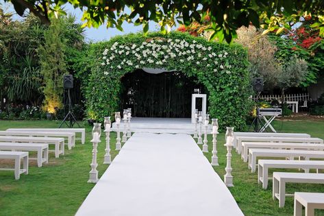 Outdoor wedding aisle decor