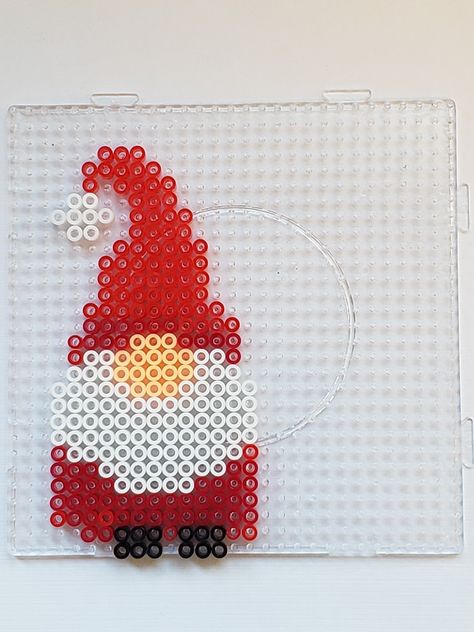 Santa Perler Beads On A Tray Santa Perler Beads, Hama Beads Christmas, Christmas Perler Beads, Beaded Christmas Decorations, Easy Perler Beads Ideas, Easy Pixel Art, Diy Perler Bead Crafts, Beaded Hat, Diy Perler Beads