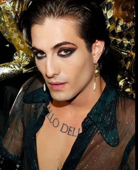 Maneskin Concert, Makeup Artist Aesthetic, Male Runway, Italian Glam, My Taste In Music, Drag King, Short Brown Hair, Runway Makeup, Andrew Wyeth