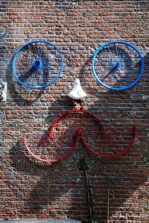 Creative-Old-Cycle-Rim-Craft-Ideas Bicycle Parts Art, Bicycle Art Recycled, Bicycle Crafts, Old Cycle, Bike Craft, Recycled Bike Parts, Bicycle Decor, Bicycle Wheels, Bike Wheels