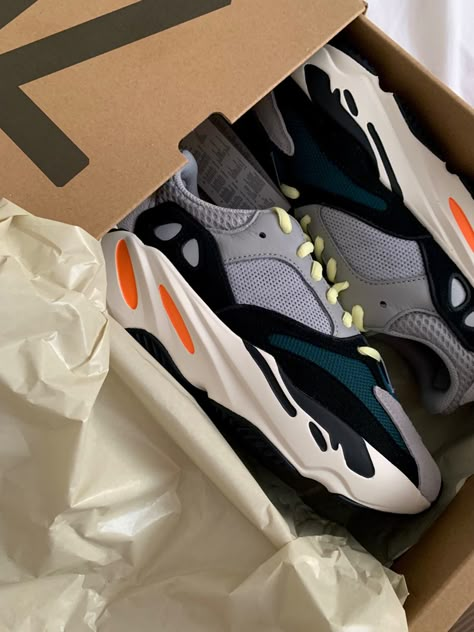 Yeezy 700 Wave Runner Outfit, Waverunner 700, Yeezy 700 Waverunner, Travis Scott Kanye West, Yeezy 700 Boost, Insta Inspo Aesthetic, Yeezy Wave Runner, Yeezy Shoes 700, Men Air Jordan 1