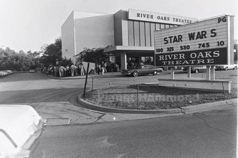 The River Oaks Theater once located in Calumet City, IL was playing Star Wars in 1977. Notice the long line. East Chicago Indiana, South Side Chicago, Calumet City, Chicago Neighborhoods, Chicago Photos, Family Memories, East Side, City View, Historical Photos