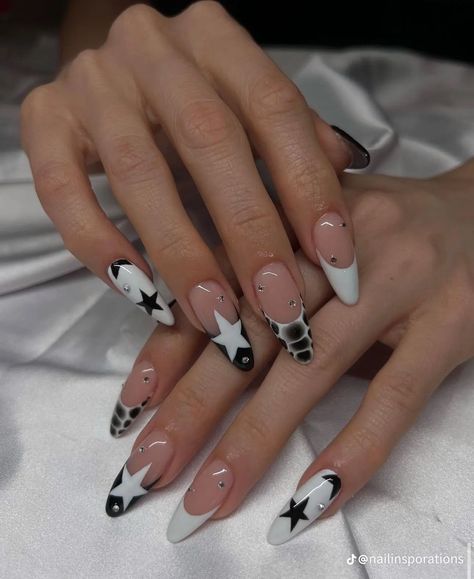 Black White Chrome Nails, Almond Nails Designs Bling, Elegant White Nail Designs, Don Toliver Nails, Cigarettesaftersex Nails, Black Nail Inspo Almond, Barbwire Nails, Billie Eilish Nails Design, Chase Atlantic Nails