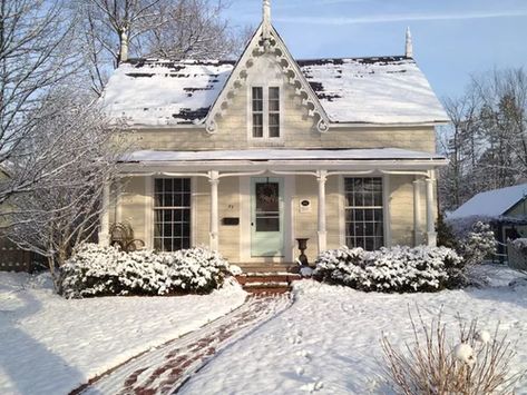 1850s House, Ontario Farmhouse, Paris Cottage, Gothic Revival Cottage, Gothic Houses, Gothic Farmhouse, Carpenter Gothic, Gothic Homes, Goth House