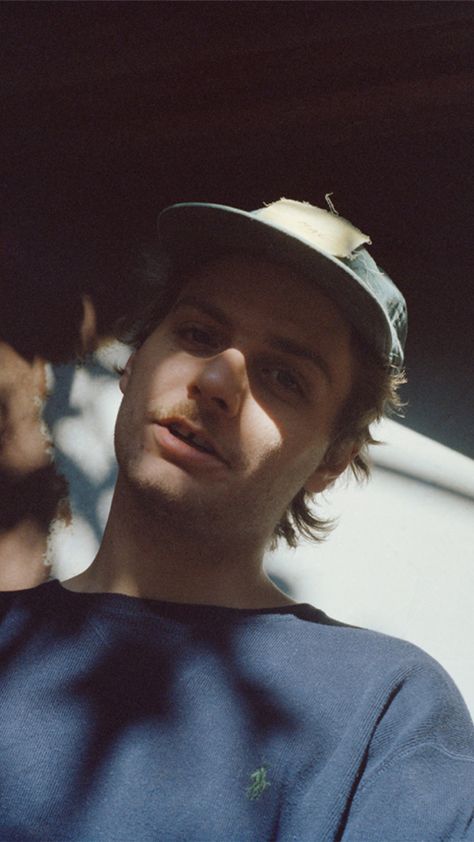 Mac Demarco Wallpaper, Marc Demarco, Chamber Of Reflection, Mac Demarco, Album Artwork Cover Art, Declan Mckenna, Wallpaper Homescreen, Cover Wallpaper, Band Wallpapers