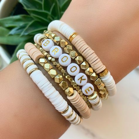 Polymer Clay Bracelet Stack, Heishi Clay Bracelet Ideas, Heishi Bracelet Ideas Preppy, Clay Bracelet Stack, Bracelet Making Tools, Bead Bracelet Stack Ideas, Gold Bead Bracelet Stack, Heishi Bracelet Ideas Summer, Clay Bead Bracelet Sets