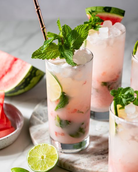 fattributes Watermelon Coconut Mojito, Alcohol Calories, Mimosa Drink, Mojito Recipe Classic, Classic Mojito, Coconut Mojito, Coconut Drink, Cocktail Juice, Watermelon Mojito