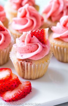 Strawberry Buttercream Frosting, Savory Cakes, Strawberry Buttercream, Lemon Cupcakes, Strawberry Lemon, Strawberry Cupcakes, Low Fodmap Recipes, Fodmap Recipes, Yummy Cupcakes