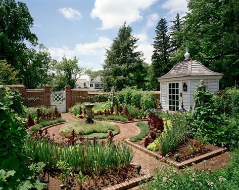 French Potager Garden, Fall Vegetables To Plant, Garden Turf, Rustic Garden Design, Rustic Landscaping, Southern Garden, Potager Garden, Grasses Garden, Home Garden Design