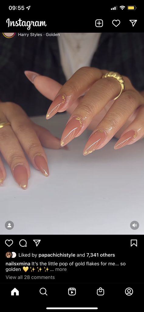 Pointy Neutral Nails, Almond Nails Prom, Nail Inspo Champagne, Almond Nails With Gold Foil, Almond Shaped Nail Designs Classy, Pointy Almond, Wedding Nails Bridesmaid Elegant Gold, Almond Nails Gold Designs, Gold Dust Nails