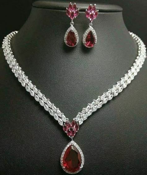 Beautiful Diamond Necklace, Afrikaanse Mode, Diamond Necklace Designs, Diamond Necklace Set, Diamond Jewelry Necklace, Diamond Jewelry Designs, Cz Necklace, Ruby Necklace, Ruby Jewelry