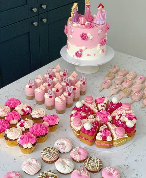 Pink Party Foods, Pink Dessert Tables, Food Display Table, Doctor Cake, Pink Food, Pink Birthday Party, Pink Foods, Princess Baby, Dessert Tables