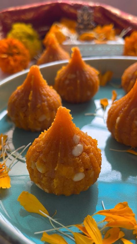 Easy Indian Sweet Recipes, Modak Recipe, Melon Seeds, Homemade Foods, Vegetarian Fast Food, Cooking Recipes Healthy, Indian Cooking Recipes, Vegetarian Snacks Recipes, Sweet Dishes Recipes