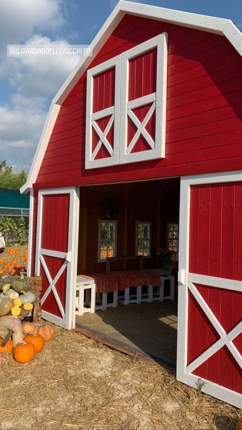 Goat Barn, Country Barns, Farm Lifestyle, Barn Plans, Barn Design, Farm Barn, Tiny House Cabin, Outdoor Decor Backyard, Red Barns