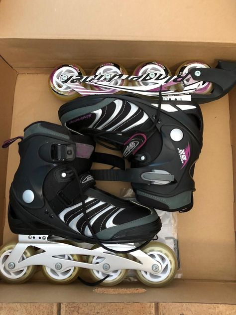 Aggressive Inline Skates, Markers Drawing Ideas, Jet Set Radio, Skate 3, Skating Aesthetic, Pretty Ear Piercings, Roller Skaters, Inline Skates, Inline Skating