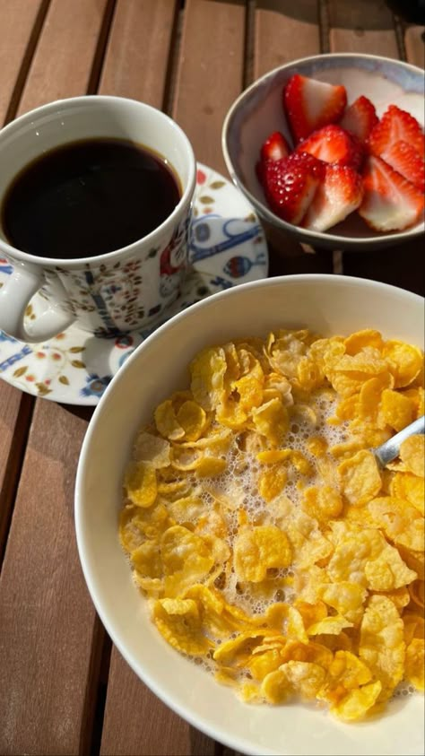 Light Breakfast Ideas Healthy, Cereal Breakfast, Balanced Breakfast, Sunny Morning, Healthy Food Inspiration, Healthy Food Dishes, Healthy Food Motivation, Healthy Lifestyle Food, Think Food