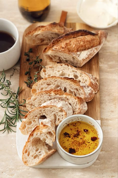 Bread Commercial Photography, Homemade Bread Photography, Artisan Bread Photography, Bread Pictures Ideas, Sourdough Food Photography, Sourdough Bread Food Photography, Sourdough Bread Photography Styling, Aesthetic Bread Picture, Sourdough Photography Styling