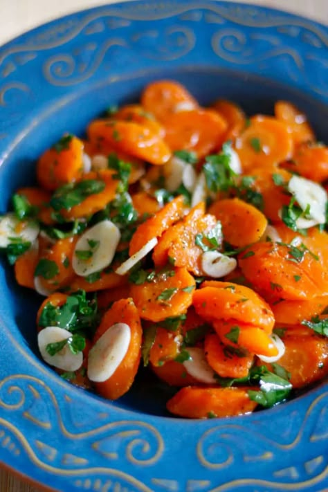 How To Make Perfect Portuguese Marinated Carrots - Explore Cook Eat Marinated Carrots, Carrot Dishes, Cooked Carrots, Carrot Recipes, Portuguese Recipes, Vegetable Sides, Healthy Side Dishes, Veggie Sides, Veggie Dishes