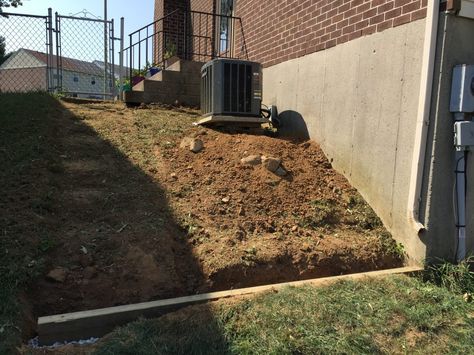 Slopes and hillsides always provide for a challenge in landscaping and pathways. This imgur gallery shares one great looking and functional solution. A brief project how to… Here’s the side yard on a slope overgrown with weeds and “steps” overdue for replacing. See how the air handler hangs precariously. First you need to gather supplies … Landscape Sloped Side Yard, Landscaping A Sloped Side Yard, Sloping Side Yard Landscaping, Sloped Driveway Solutions, Landscaping Slopes, Landscaping On A Slope, Landscaping Stairs, Backyard Hill, Backyard Hill Landscaping