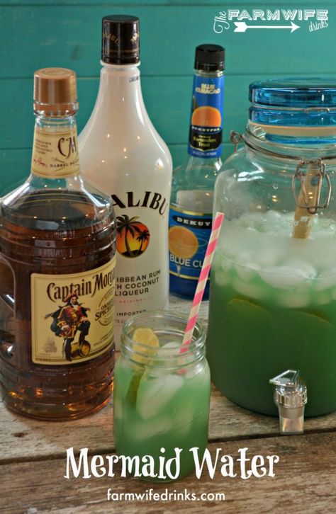 12 Party Punch Recipes to Make for Your Next Party - alcholic punch recipes that make being a hostess so easy Captain Morgan Drinks, Boozy Punch, Malibu Drinks, Alcoholic Punch Recipes, Mermaid Water, Frozen Limeade, Party Punch Recipes, Alcoholic Punch, Alcholic Drinks