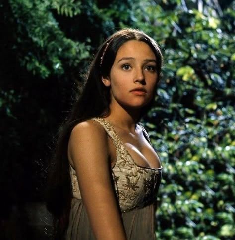 Romeo And Juliet 1968, Film Romeo And Juliet, Juliet 1968, Juliet Capulet, Olivia Hussey, Romeo And Juliet, Pretty Woman, Beauty Women, Pretty People