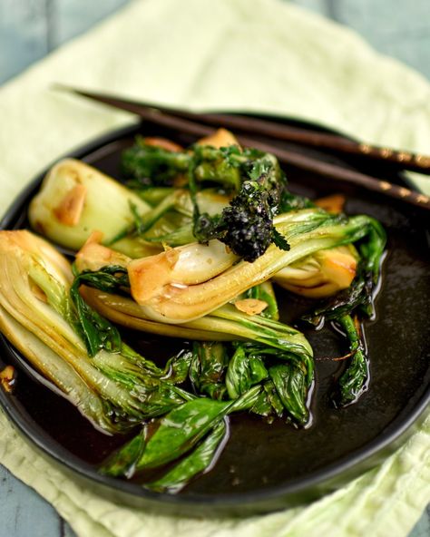 wok fried pak choi and purple sprouting broccoli with soy and garlic: vegan and gluten free Vegan Pak Choi Recipes, Pok Choi, Sprouting Broccoli, Pak Choi, Vegetarian Recipes Easy, Healthy Appetizers, Vegan Cooking, Veggie Dishes, Pinterest Recipes