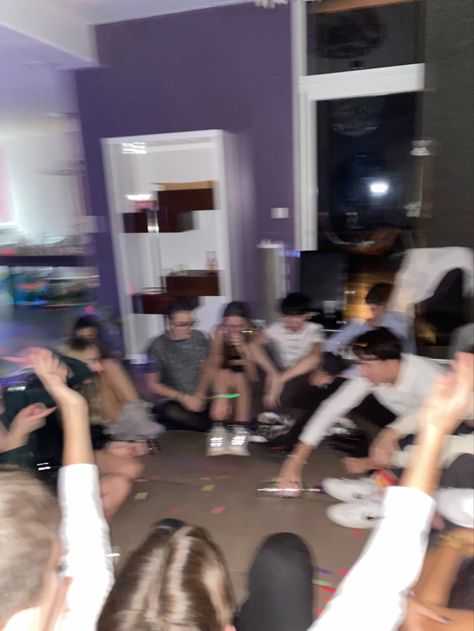 Spin The Bottle Aesthetic, High School House Party, House Party Aesthetic, Truth Or Dare Questions, Friends Hanging Out, Dare Questions, Spin The Bottle, Teen Friends, Truth And Dare