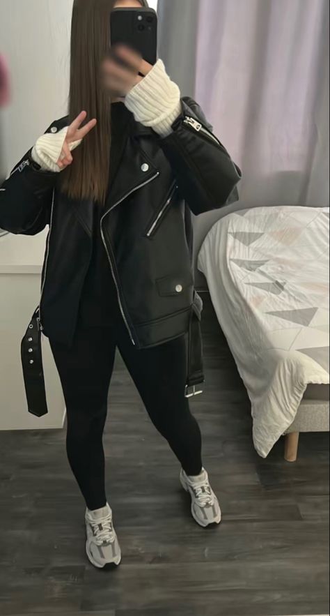 Outfit Legging Noir, Outfit Ideas Hiver, Zara Drip Outfit, Outfit Zara Drip, Outfit Ideas For School, Zara Drip, Outfit Zara, Mode Zara, Cold Outfits