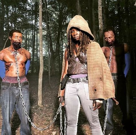 Michonne Art, The Walking Dead Cast, Amc Twd, Walking Dead Wallpaper, Rick And Michonne, Walking Dead Zombies, Walking Dead Cast, World Of Darkness, Fear The Walking Dead