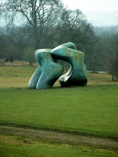 Domenique Mora : Henry Moore Henri Moore, Henry Moore Drawings, Barbara Hepworth Sculpture, Henry Moore Sculptures, Large Sculpture, Yorkshire Sculpture Park, Maya Art, Organic Sculpture, Figurative Kunst