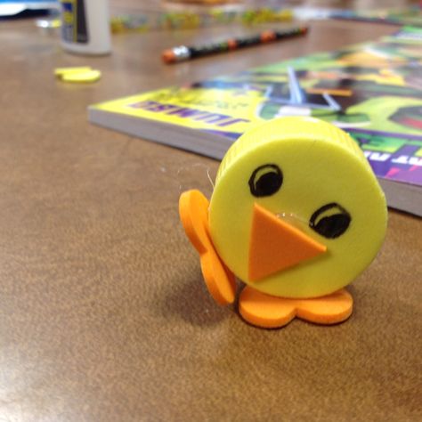 Ducks And Frogs, Plastic Bottle Cap Crafts, Chick Craft, Recycle Bottle Caps, Stem Camp, Guitar Crafts, Duck Crafts, Building Crafts, Plastic Bottle Caps