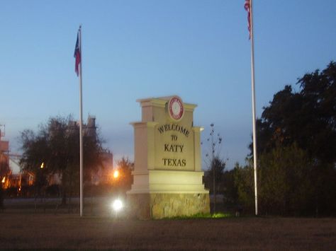 High School Homecoming, Martin Buber, Texas High School, Katy Texas, Environmental Engineering, Busty Fashion, Katy Tx, Junior Year, Wikimedia Commons