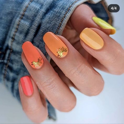 Vibrant Nail Designs, Sun Nails, Sunset Nails, Orange Nail Designs, Nail Art Stripes, Summer Nails Beach, Gold Nail Designs, Vibrant Nails, Nail Art Ombre