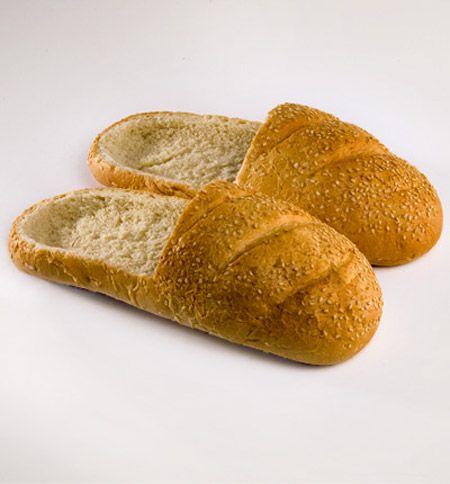 Bread Shoes by R Praspaliauskas Funny Shoes, Spanish Jokes, Crumpets, Spanish Humor, Retirement Parties, Food Humor, Crazy Shoes, Creative Food, Bones Funny