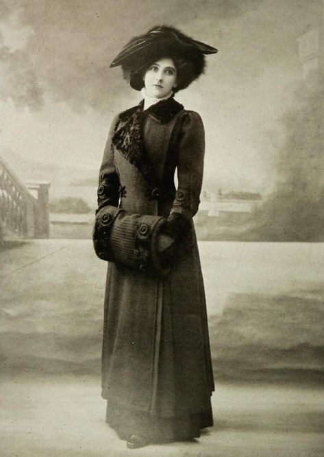 1910s Winter Fashion, Edwardian Hats, Tsarina Alexandra, 1909 Fashion, Paris October, Fashion Through The Decades, Edwardian Hat, 1900s Fashion, 1910s Fashion