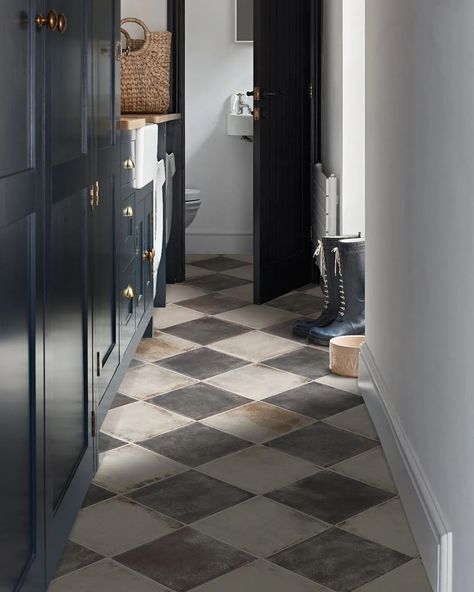 Artisans of Devizes on Instagram: “Our Osterley tiles are part of our @nationaltrust range and are inspired by the iconic chequerboard floors at Osterley Park in Middlesex,…” White Square Tiles, Porcelain Black, Black Floor Tiles, Checkerboard Floor, Tiled Hallway, Hallway Flooring, White Tile Floor, Limestone Flooring, Black Floor