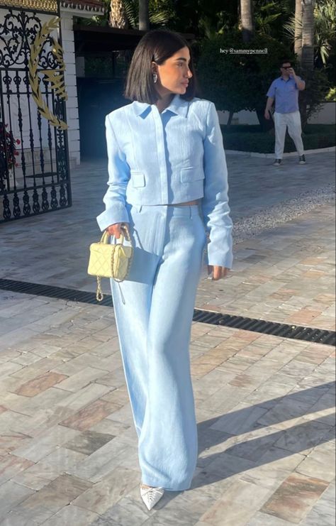 Brunch Outfit Modest, Elegant Outfits For Women Casual, Classy Modest Summer Outfits, Light Blue Dress Pants Outfit, Light Blue Outfit Aesthetic, Blue And Grey Outfit, Light Blue Pants Outfit, Causal Chic Outfits, Date Night Outfit Ideas