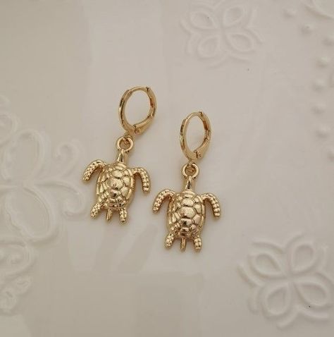 Summer earring/Summer jewelery/animal jewelery/aeshetic jewelery/core jewelery/tortoise summer jewelery Beachy Earrings, Earring Simple, Earrings Dangle Simple, Cute Ear Piercings, Earring Hoop, Earrings Everyday, Turtle Earrings, Everyday Gifts, Summer Earring