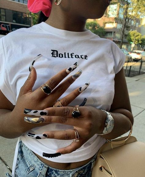 Curved Nails, Nails Stiletto, White Glitter Nails, White Acrylic Nails, Nails Design With Rhinestones, Dope Nail Designs, Nails Fake, Glamorous Nails, Long Acrylic Nails Coffin