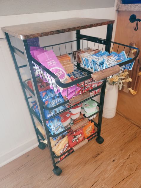 Snack Cart Ideas, Dorm Room Snacks, Snack Carts, Makerspace Design, Maximalist Room, Snackle Box, Breakfast Station, Snack Cart, Snack Station